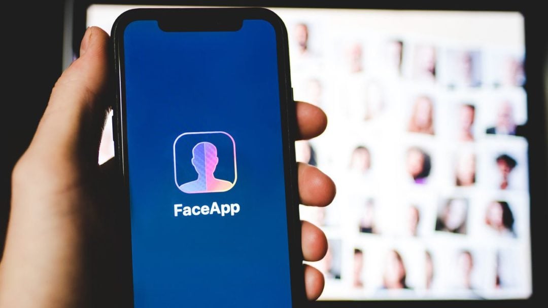 face-app,-l’application-tendance-qui-va-à-l’encontre-des-règles-de-protection-de-la-vie-privée-pour-lesquelles-l’europe-se-bat-!